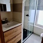 Modern Bright 2 Bedroom 17 Appartement *