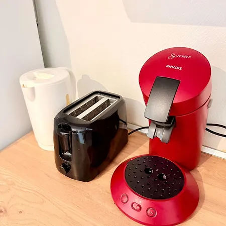 Modern Bright 2 Bedroom 17